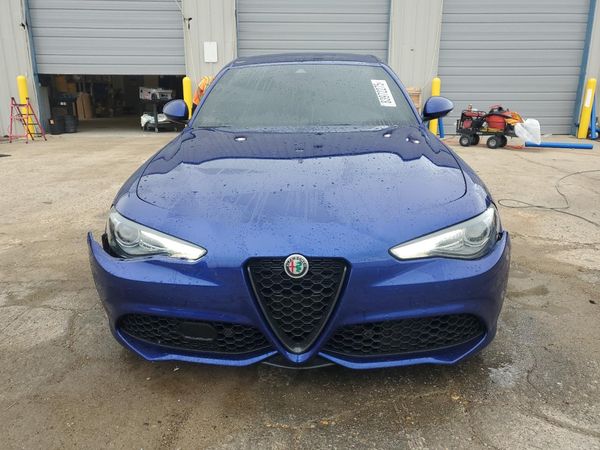 2022 ALFA ROMEO GIULIA