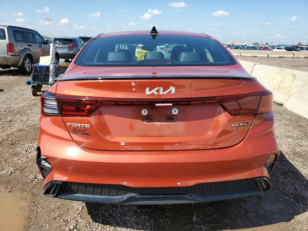 2023 KIA FORTE GT LINE