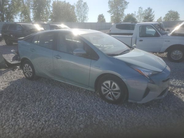 2017 TOYOTA PRIUS