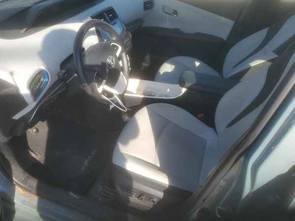 2017 TOYOTA PRIUS