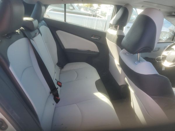 2017 TOYOTA PRIUS