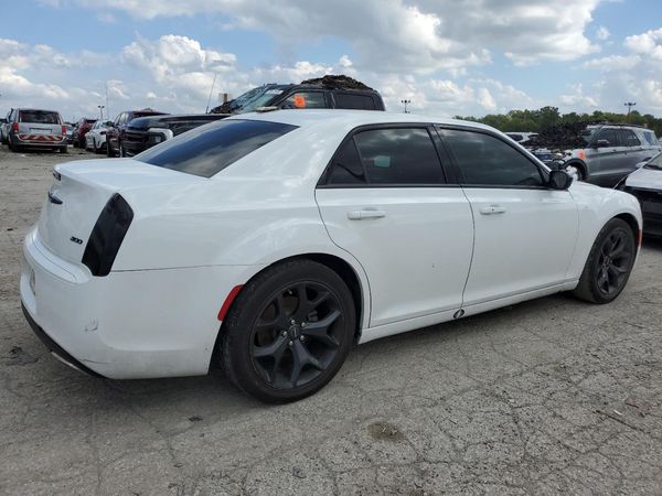 2022 CHRYSLER 300