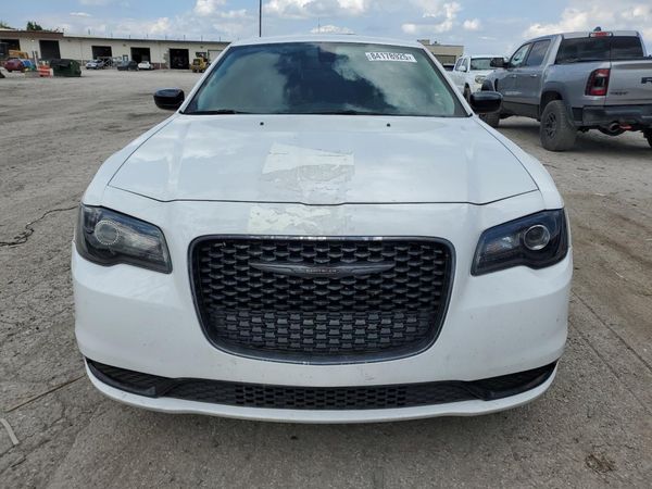 2022 CHRYSLER 300