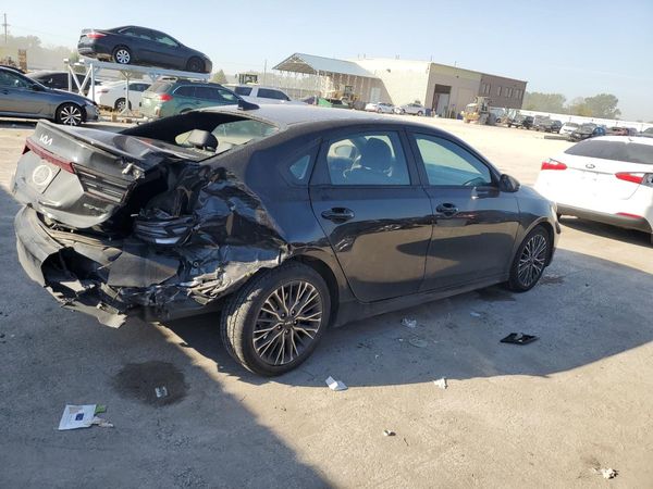 2024 KIA FORTE GT Line