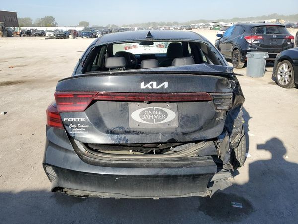 2024 KIA FORTE GT Line