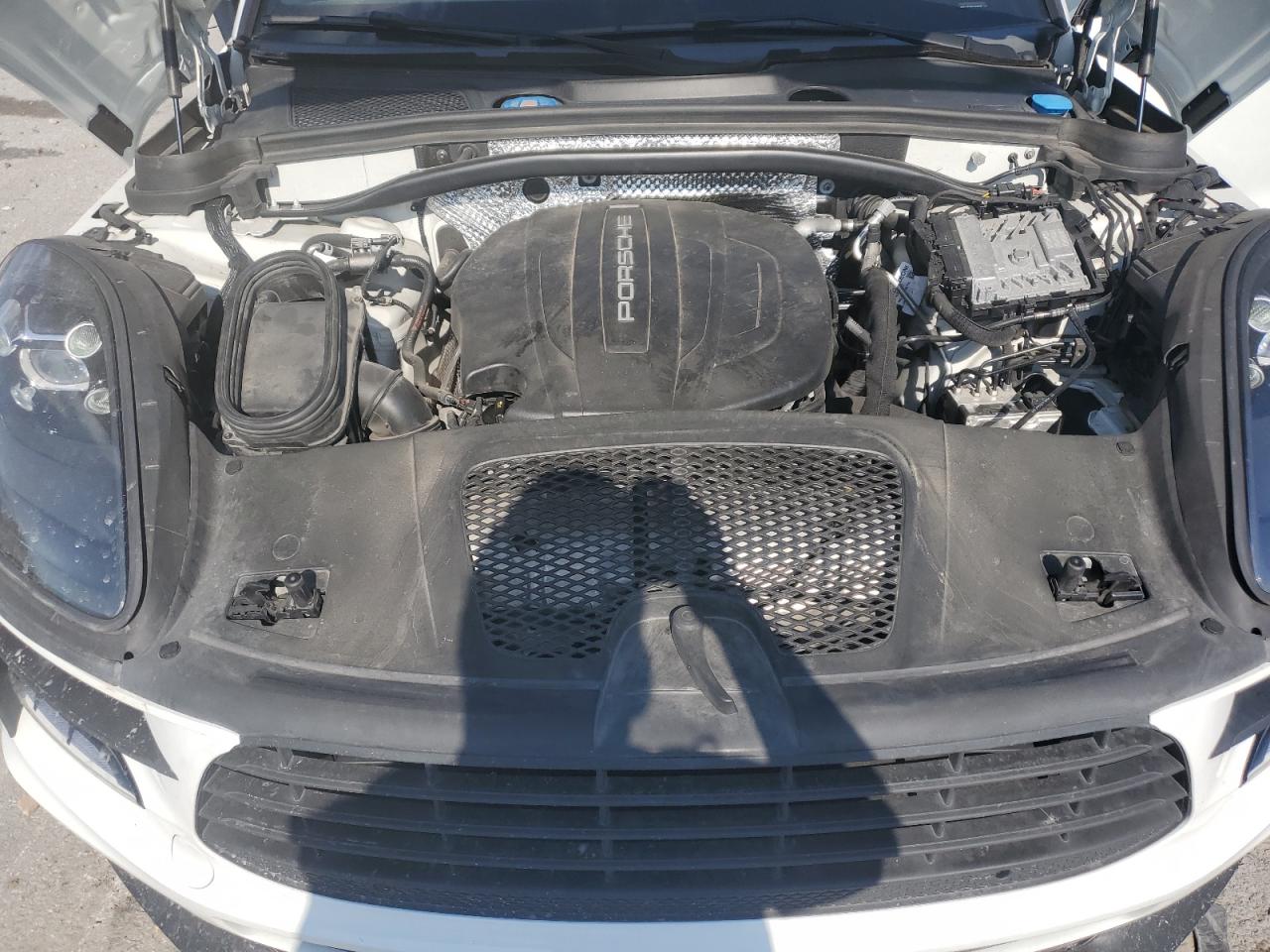 2020 PORSCHE MACAN