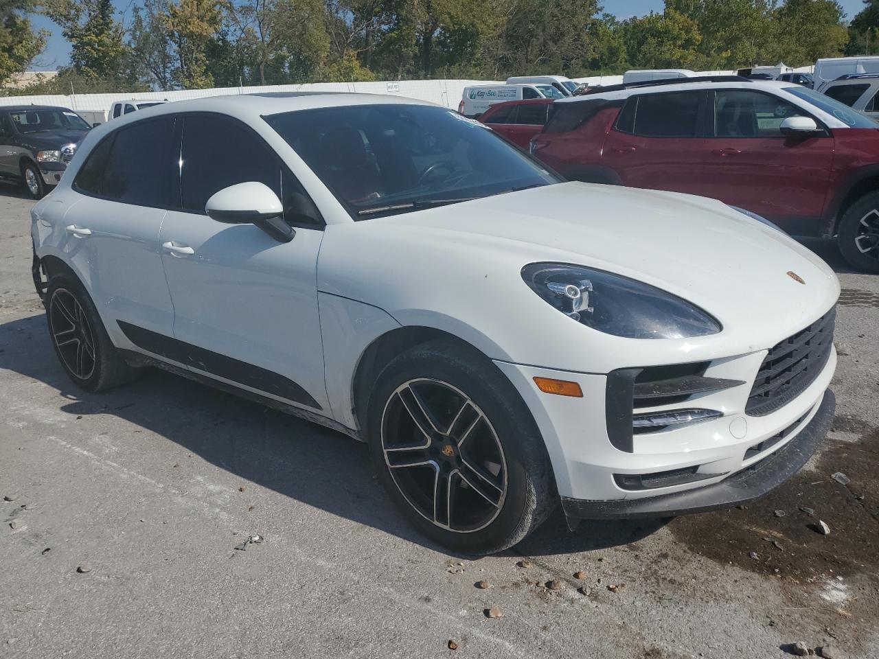 2020 PORSCHE MACAN