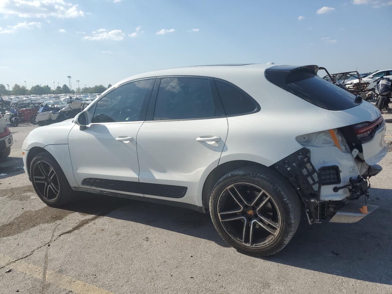2020 PORSCHE MACAN