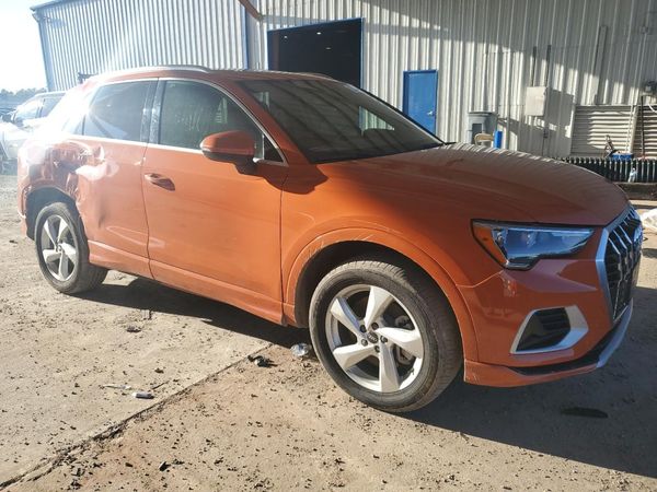 2021 AUDI Q3 quattro Premium