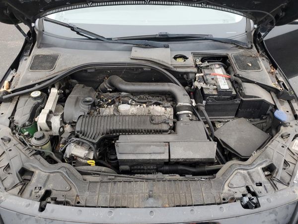 2014 VOLVO S60