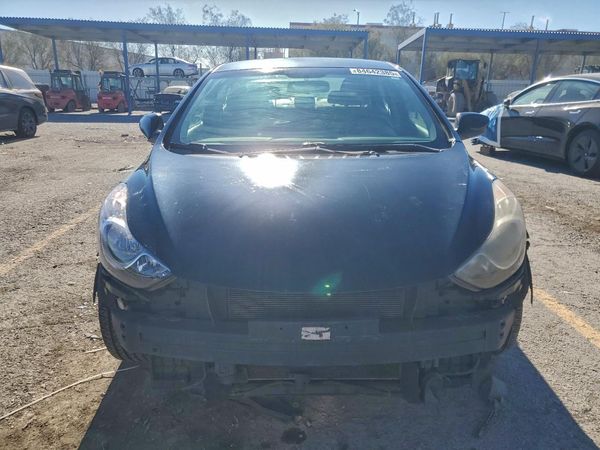 2012 HYUNDAI ELANTRA