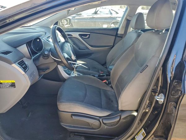 2012 HYUNDAI ELANTRA