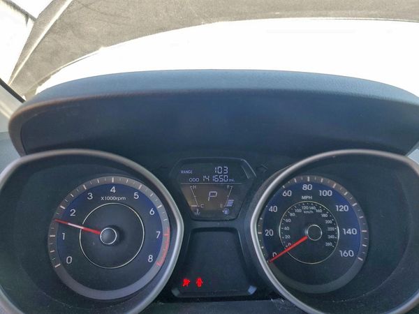 2012 HYUNDAI ELANTRA