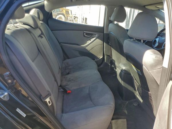 2012 HYUNDAI ELANTRA