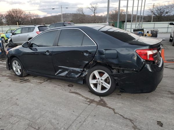 2014 TOYOTA CAMRY