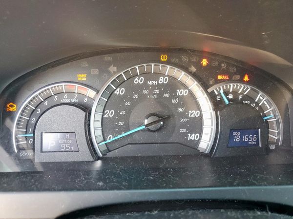 2014 TOYOTA CAMRY