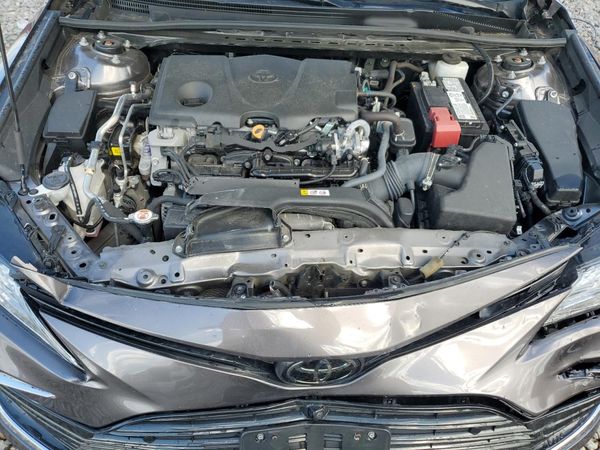 2022 TOYOTA CAMRY XLE — Engine bay