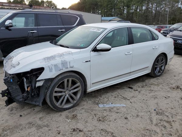 2017 VOLKSWAGEN PASSAT