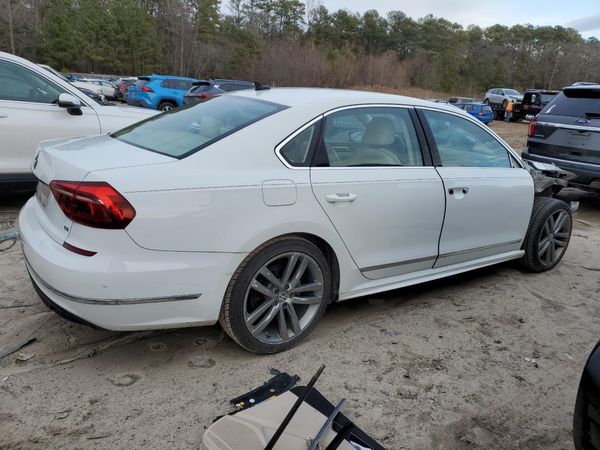2017 VOLKSWAGEN PASSAT