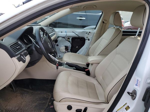 2017 VOLKSWAGEN PASSAT