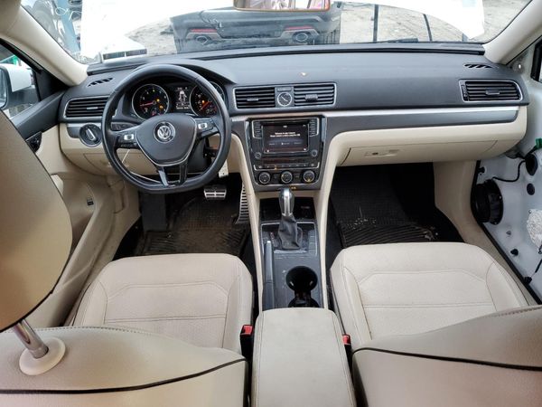2017 VOLKSWAGEN PASSAT