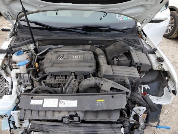 2017 VOLKSWAGEN PASSAT