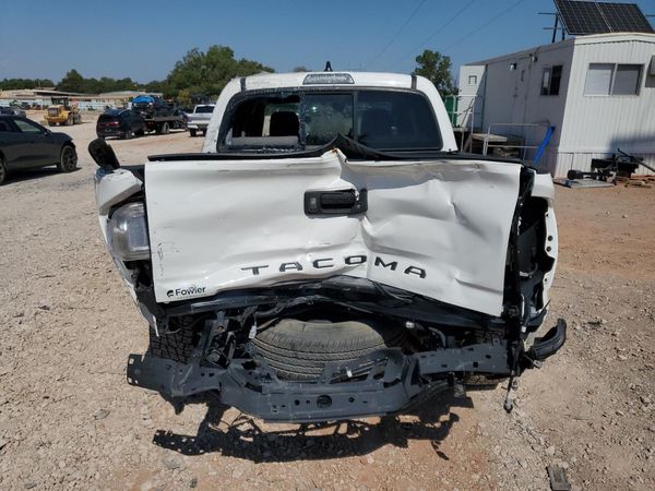 2022 TOYOTA TACOMA DOUBLE CAB SR5