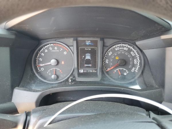 2022 TOYOTA TACOMA DOUBLE CAB SR5