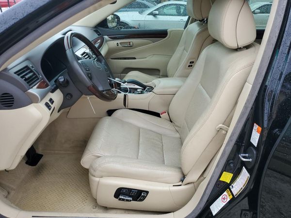 2016 LEXUS LS 460