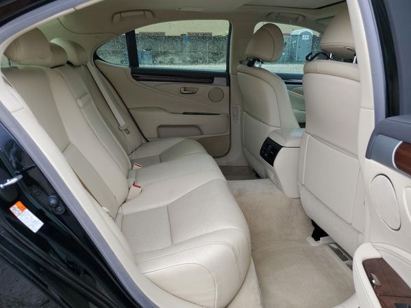 2016 LEXUS LS 460