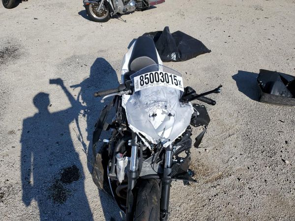 2025 KAWASAKI EX650 R — AFTR