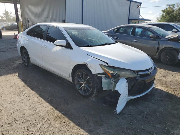 2016 TOYOTA CAMRY