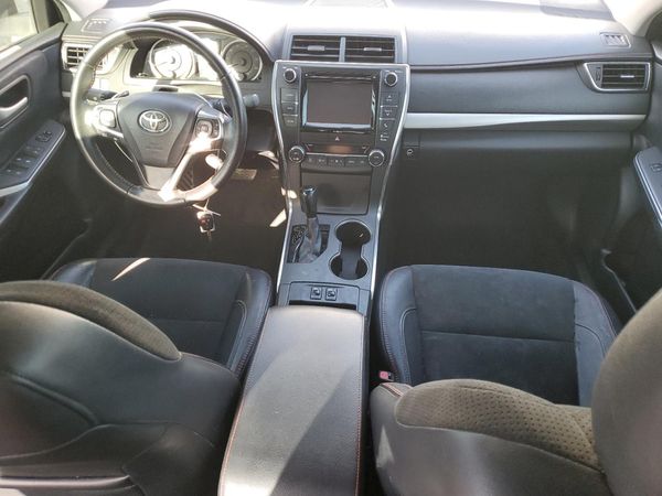 2016 TOYOTA CAMRY
