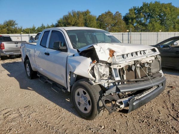 2016 TOYOTA TUNDRA