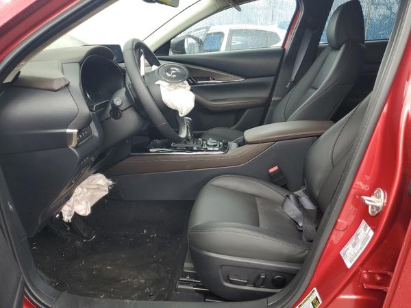 2024 MAZDA CX30 Premium Plus Package — DENT