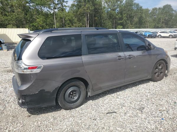 2012 TOYOTA SIENNA