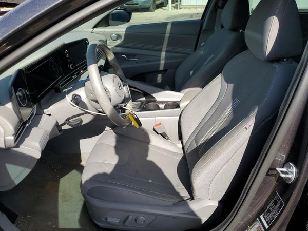 2022 HYUNDAI ELANTRA