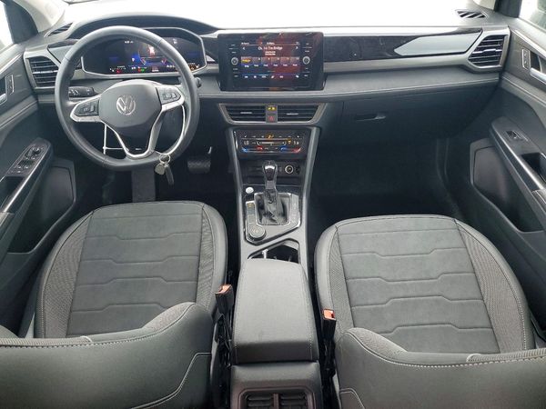 2025 VOLKSWAGEN TAOS 4Motion SE Black