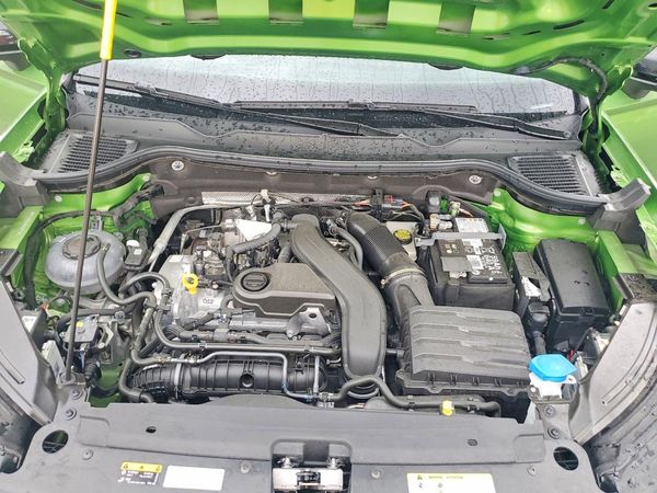 2025 VOLKSWAGEN TAOS 4Motion SE Black
