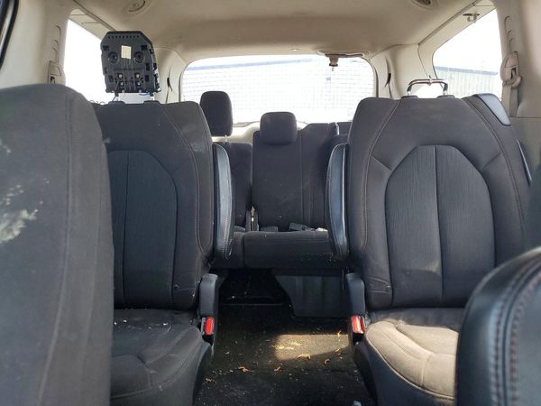 2017 CHRYSLER PACIFICA Touring — SUVN