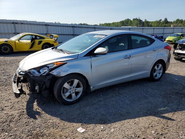 2013 HYUNDAI ELANTRA