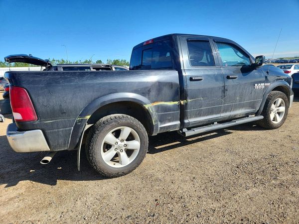 2015 RAM 1500 SLT