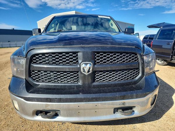 2015 RAM 1500 SLT