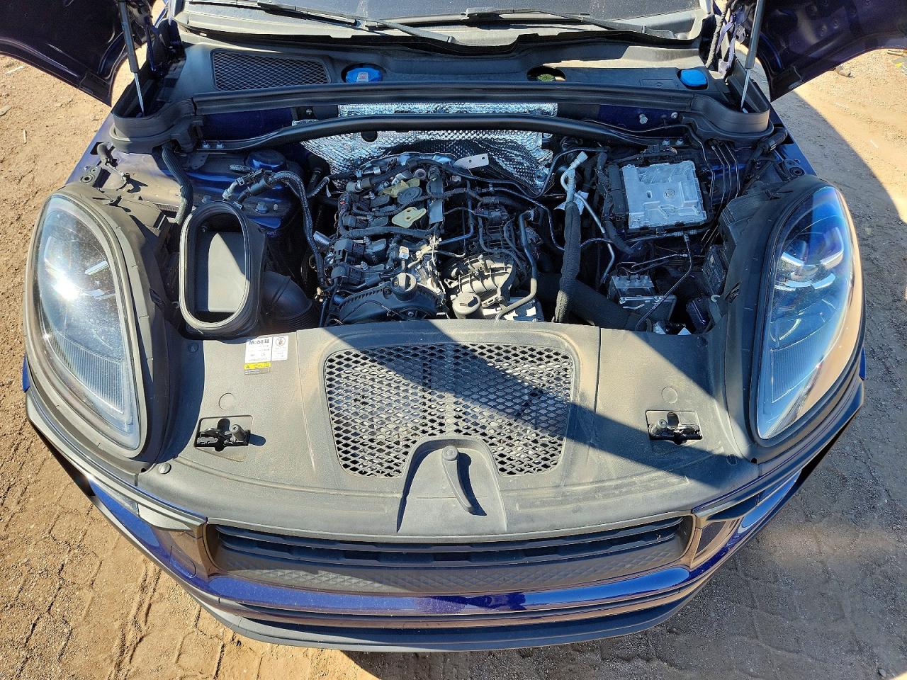 2022 PORSCHE MACAN