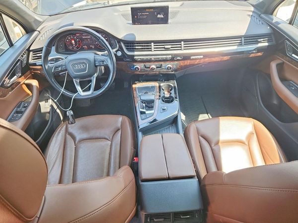 2017 AUDI Q7 quattro Premium Plus