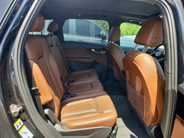 2017 AUDI Q7 quattro Premium Plus