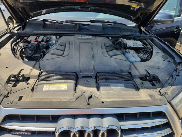 2017 AUDI Q7 quattro Premium Plus