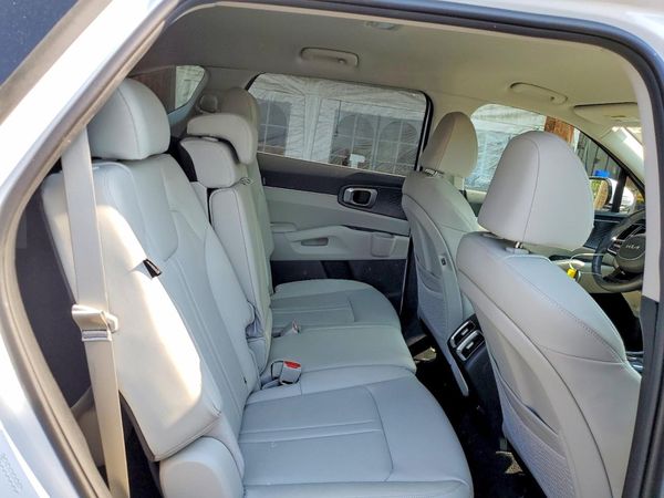2025 KIA SORENTO