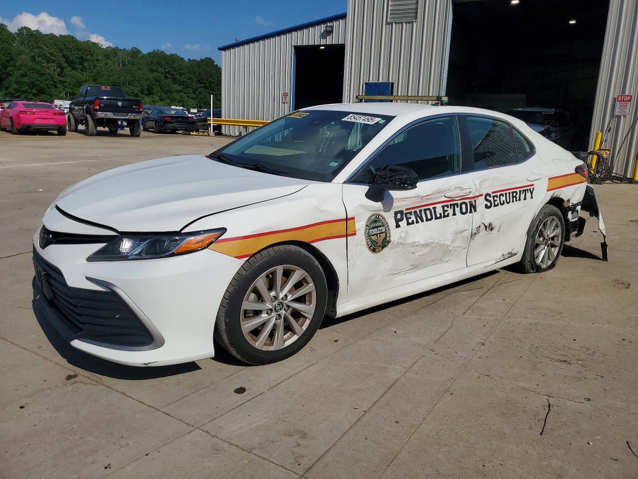 2023 TOYOTA CAMRY LE — Front 3/4