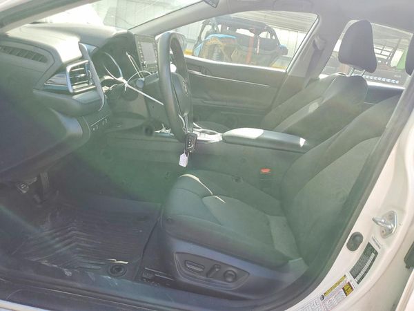 2023 TOYOTA CAMRY LE — DENT